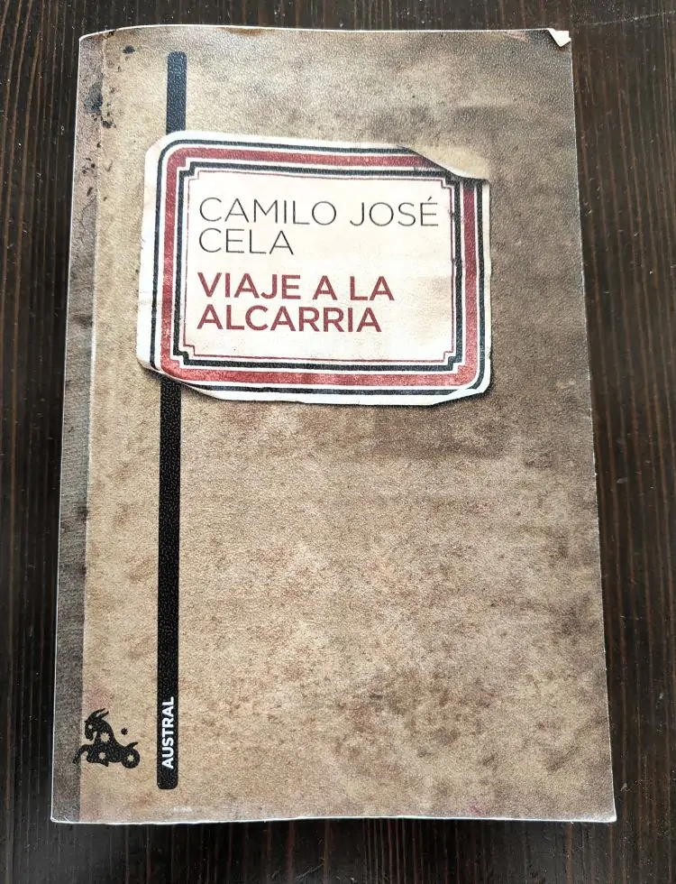 El mítico "Viaje a la Alcarria" de Cela en edición de la editorial Austral